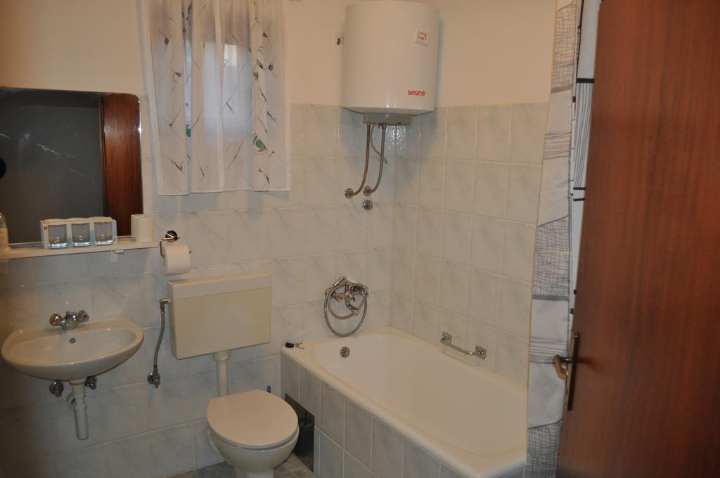 Apartment Drenovica Pula Værelse billede